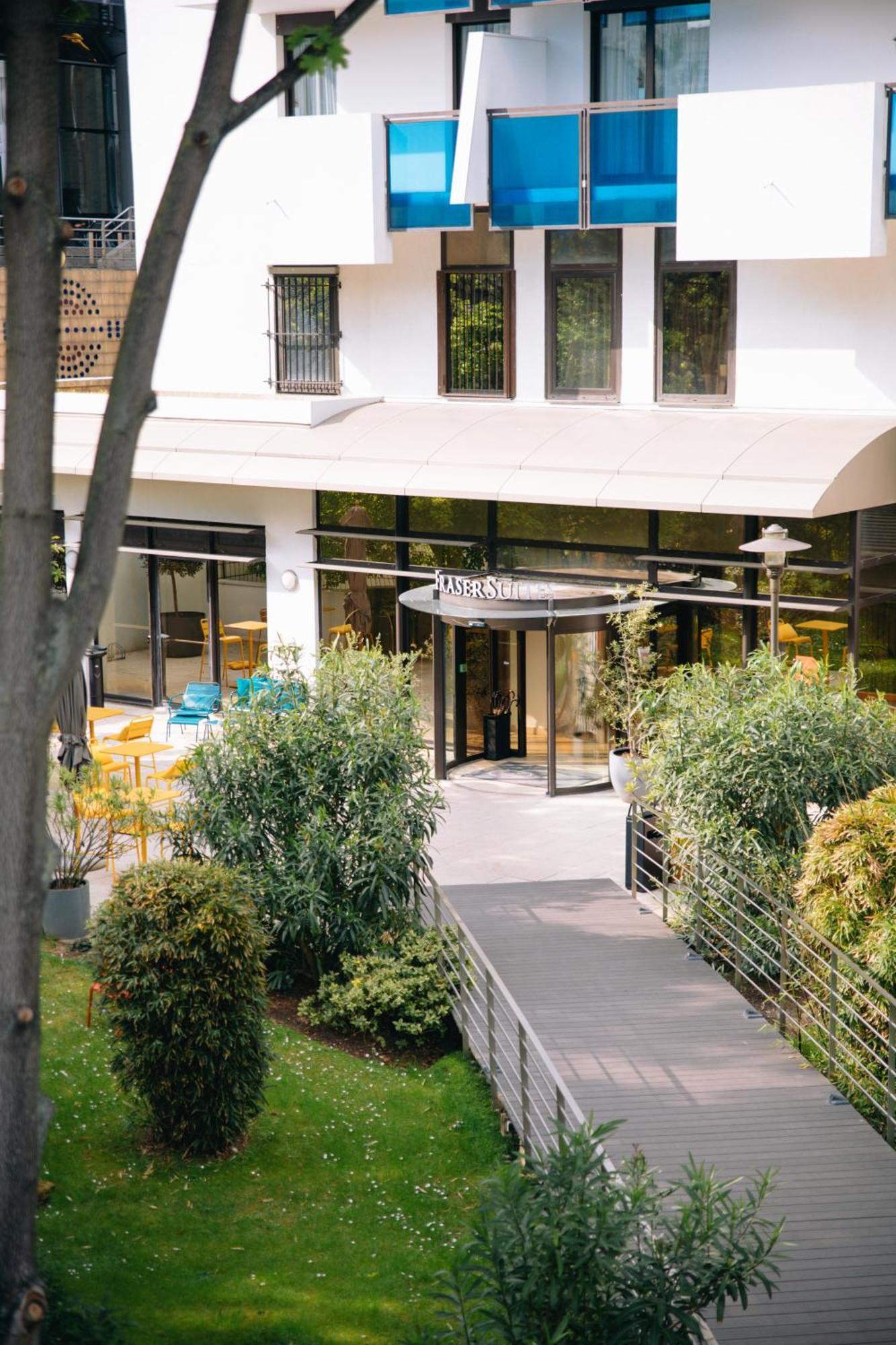 Fraser Suites Paris La Defense Κουρμπεβουά Εξωτερικό φωτογραφία Entrance of the hotel