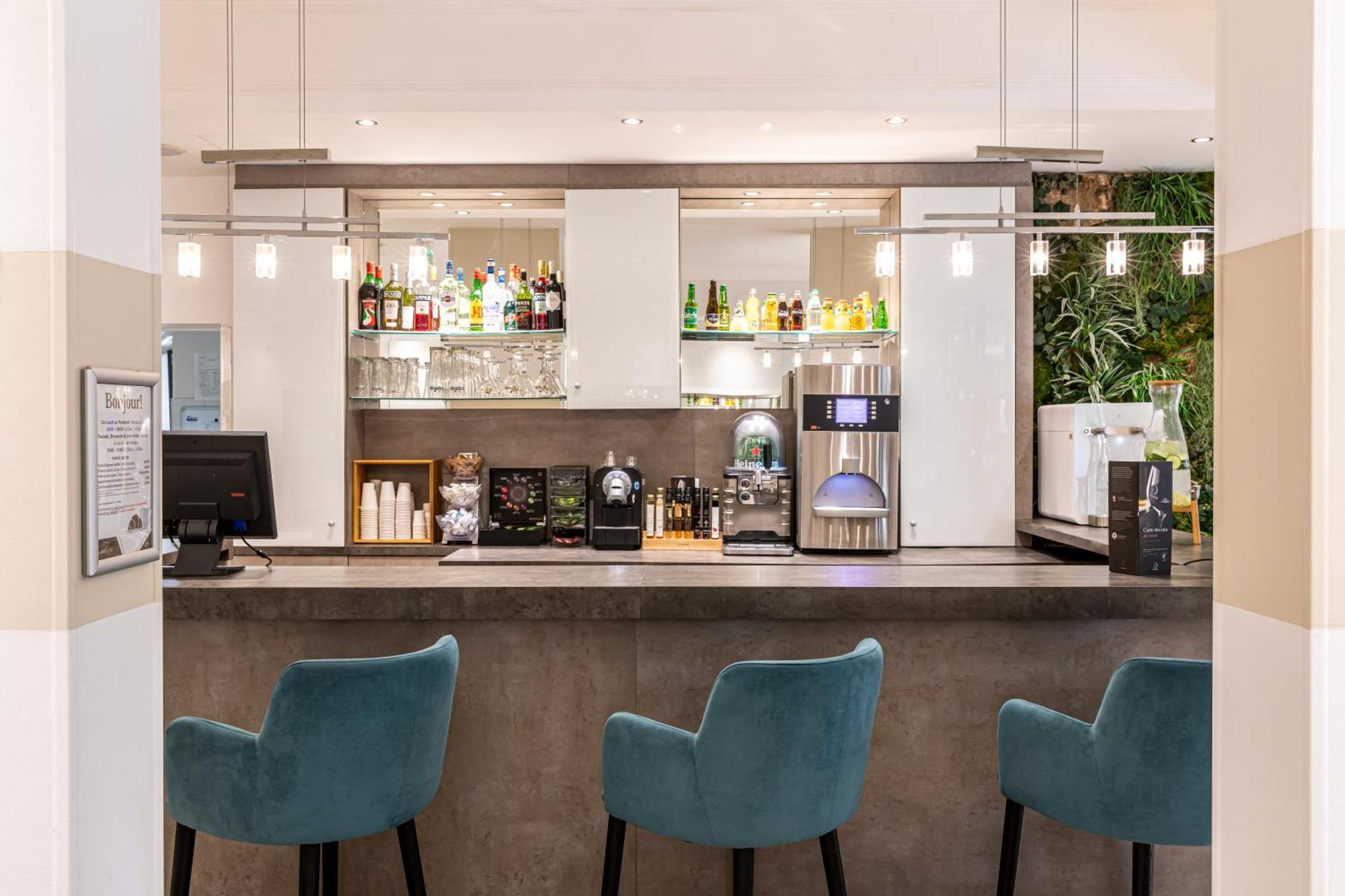 Fraser Suites Paris La Defense Κουρμπεβουά Εξωτερικό φωτογραφία The bar at the lounge