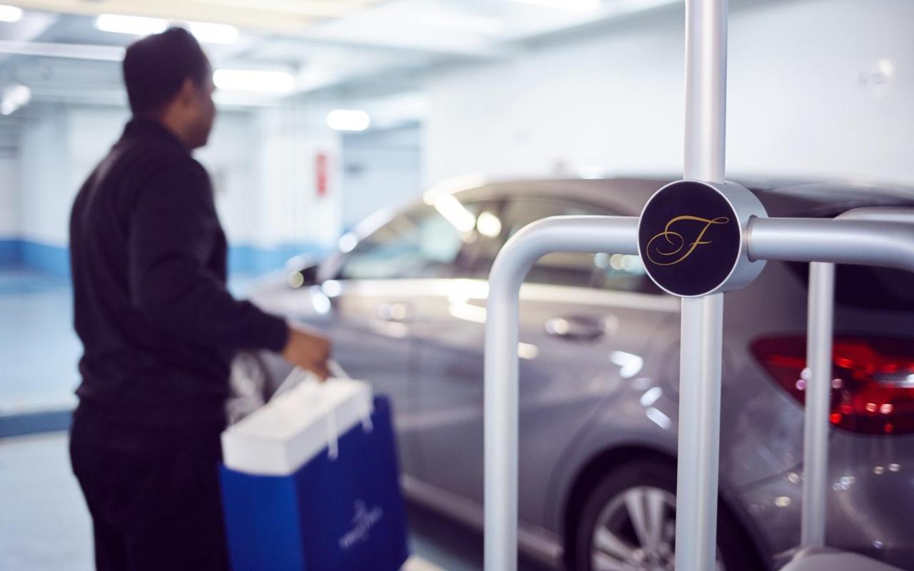 Fraser Suites Paris La Defense Κουρμπεβουά Εξωτερικό φωτογραφία Valet parking at the Four Seasons Hotel, London